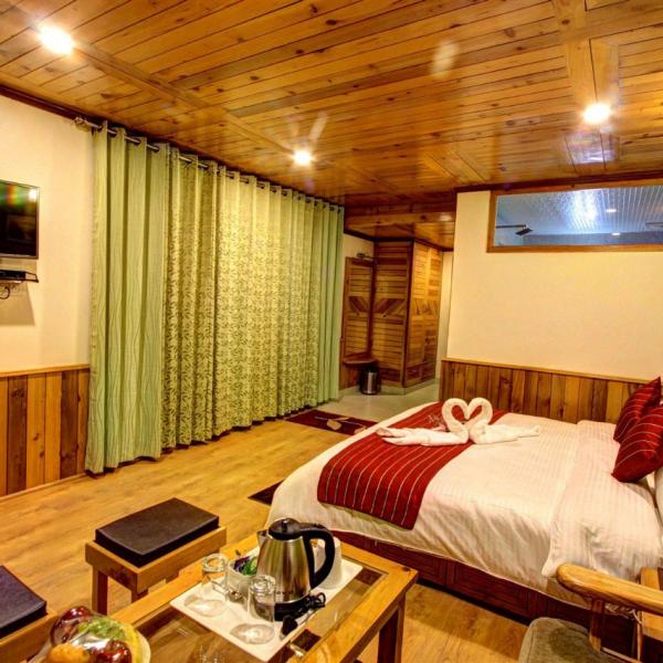 Hotel in Manali