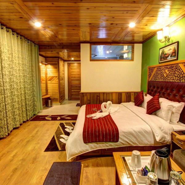 Hotel in Manali