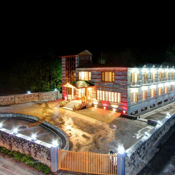 Hotel in Manali