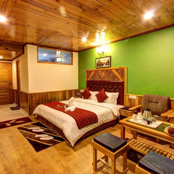 Hotel in Manali